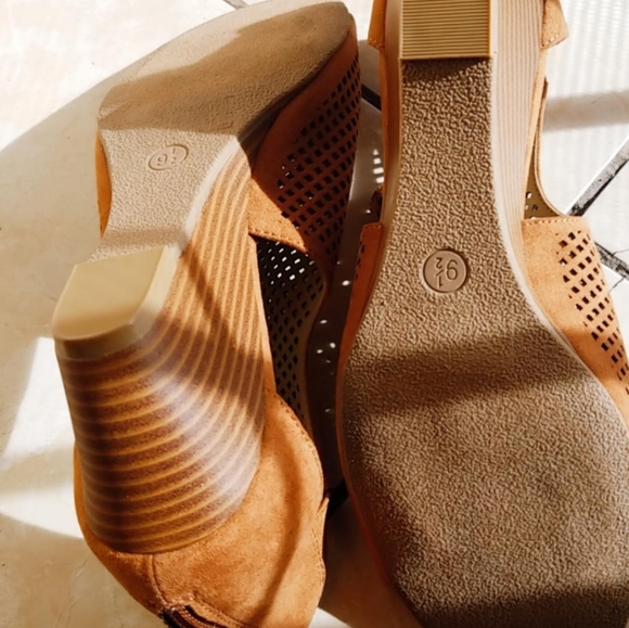 New - Picture 2 of 2